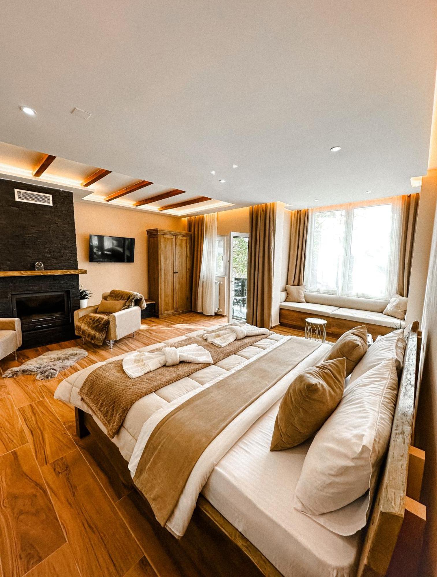 Vila Alpini Razëm 外观 照片